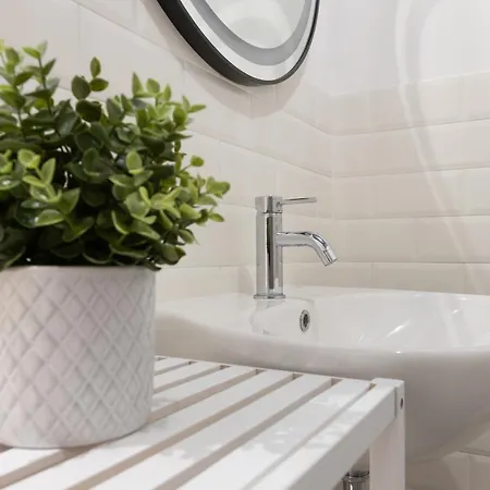 Chic Studio: Historic Elegance Lejlighed *