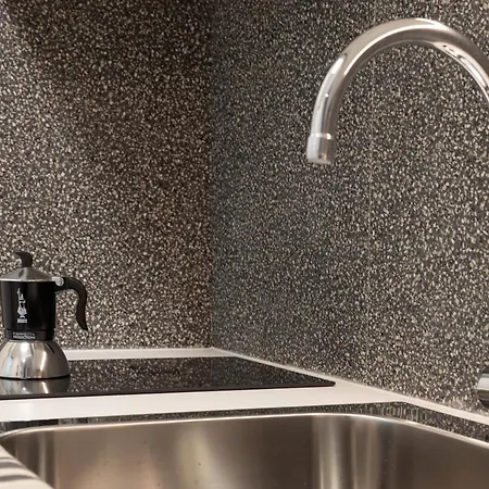 Chic Studio: Historic Elegance Lejlighed