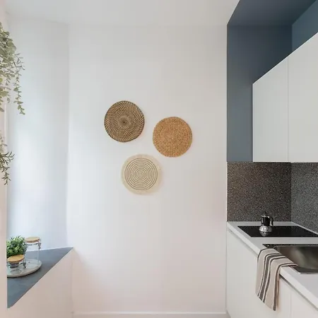 Apartment Chic Studio: Historic Elegance